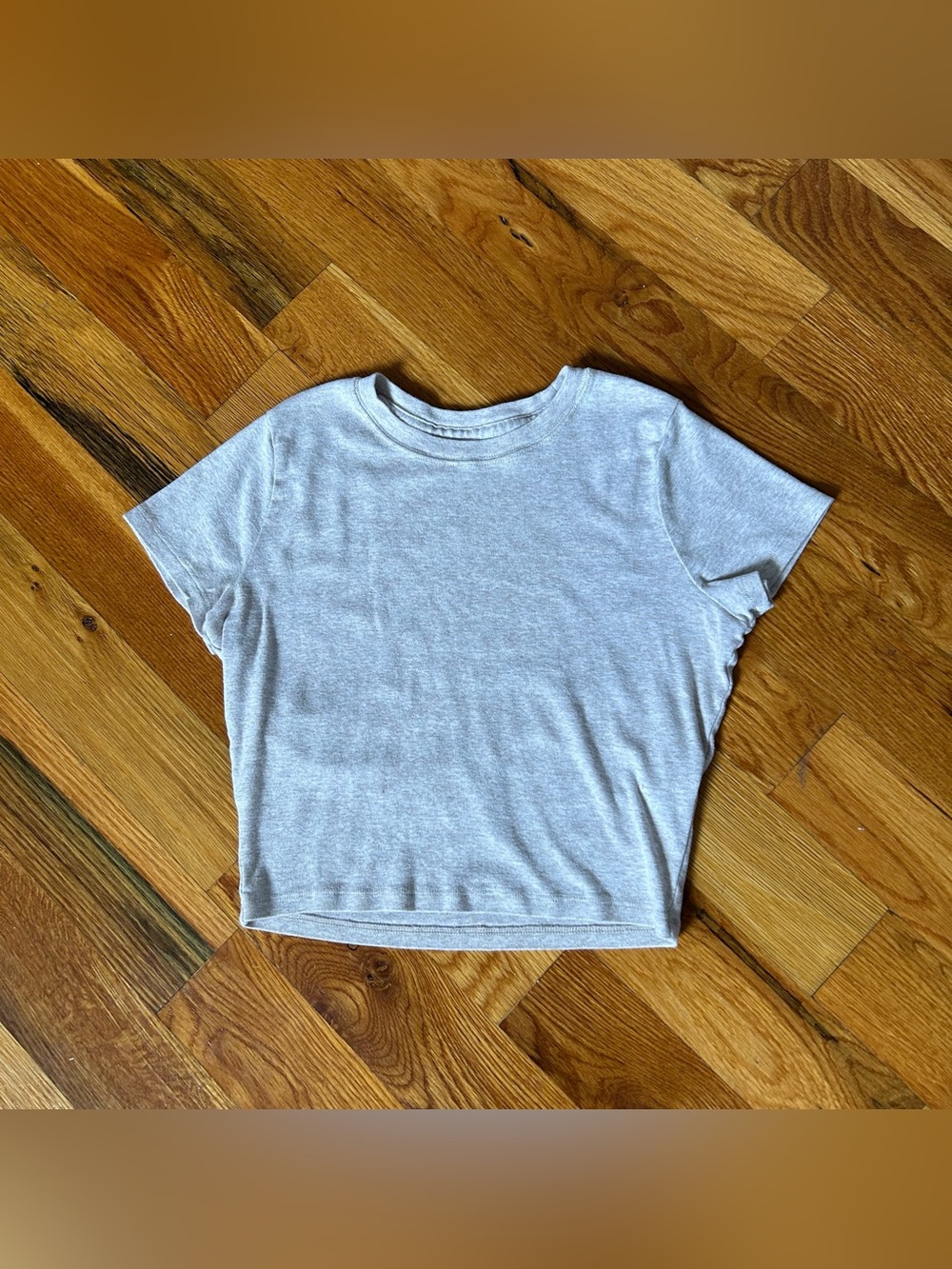 Hollister Cream Cropped Baby Tee